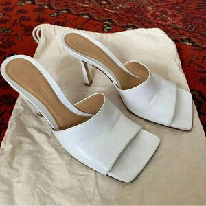 Bottega Veneta White Leather Square-Toe Heels – EU 37 / US 6.5 stretch mule shoe